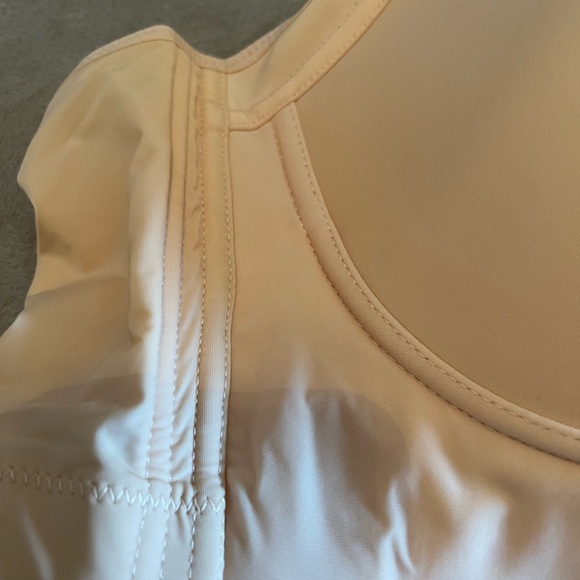 Bras - Picture 3 of 13